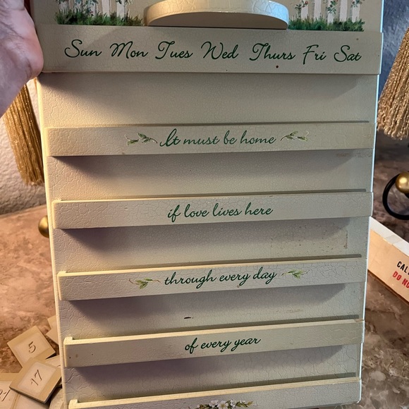 VTG Wooden Farmhouse Perpetual Calendar Floral Hand Crafted Birchfield complete - Picture 4 of 16